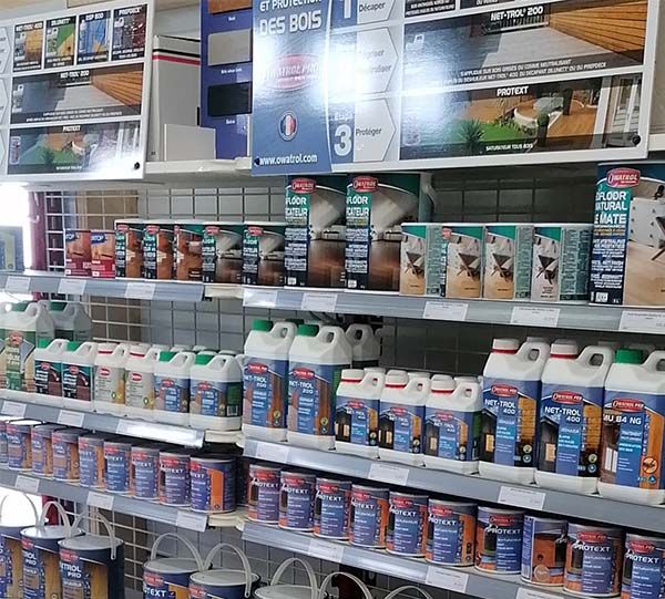 Des produits de qualité pour le traitement du bois extérieur et intérieur Des produits de qualité pour le traitement du bois extérieur et intérieur