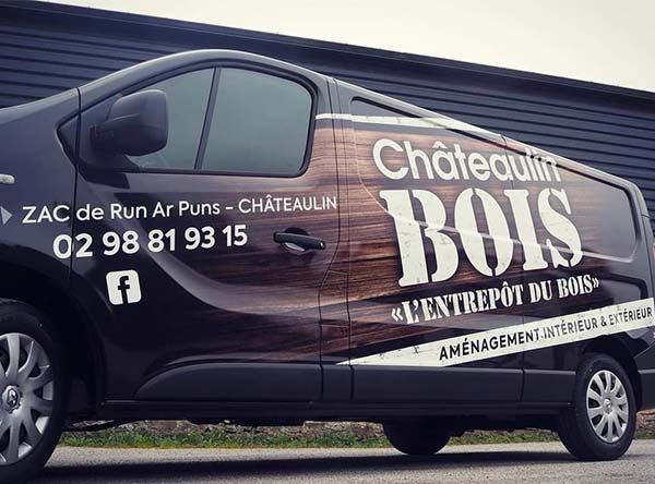 L'équipe de Châteaulin Bois est à l'écoute de ses clients et de leurs projets de réalisation en bois L'équipe de Châteaulin Bois est à l'écoute de ses clients et de leurs projets de réalisation en bois